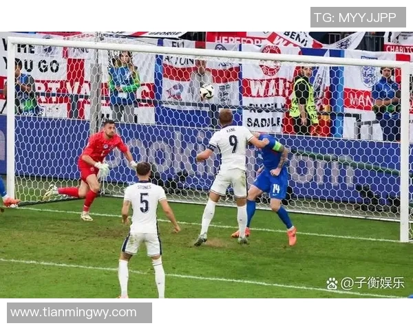 足球明星的精彩瞬间视频与图片合集带你领略绿茵场上的风采与激情 足球明星的精彩瞬间视频与图片合集带你领略绿茵场上的风采与激情